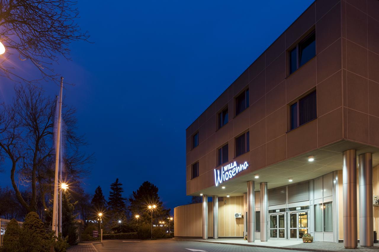 Hotel Willa Wiosenna Ozarów Mazowiecki Exteriér fotografie