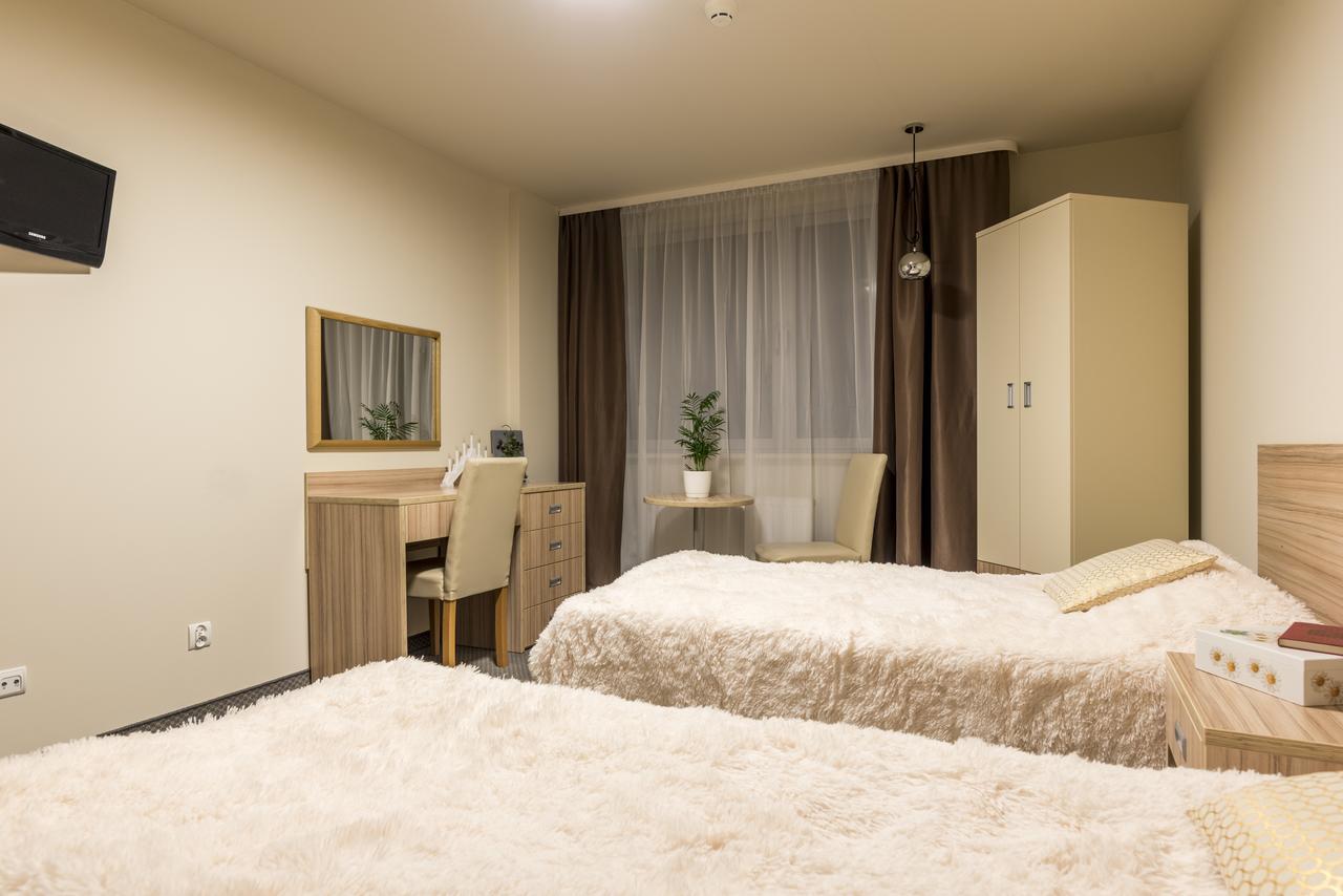 Hotel Willa Wiosenna Ozarów Mazowiecki Exteriér fotografie