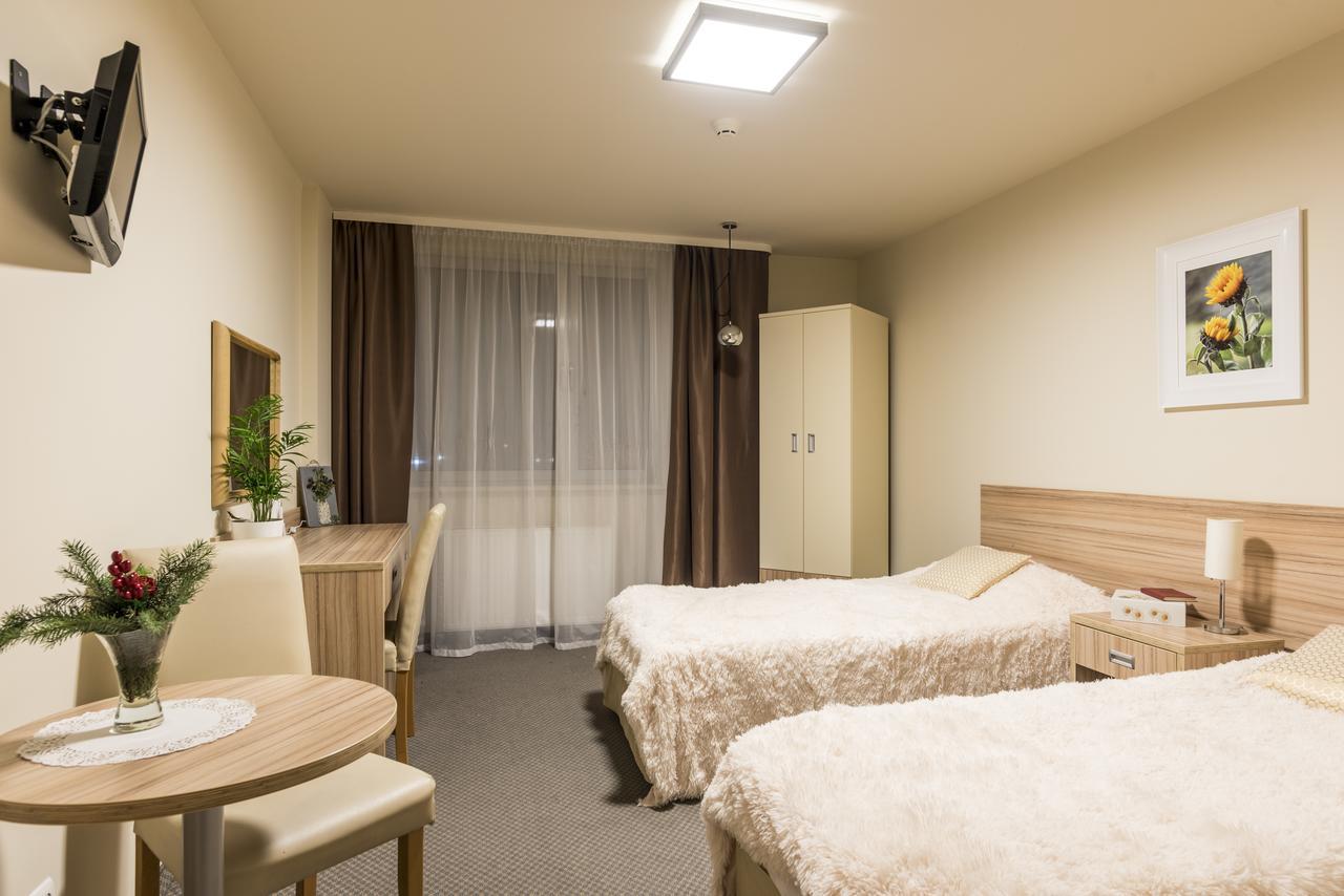 Hotel Willa Wiosenna Ozarów Mazowiecki Exteriér fotografie