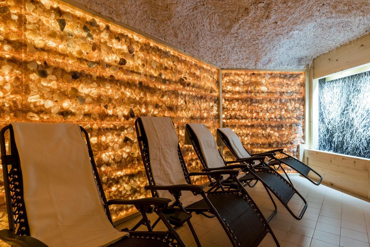 Hotel Willa Wiosenna Ozarów Mazowiecki Exteriér fotografie